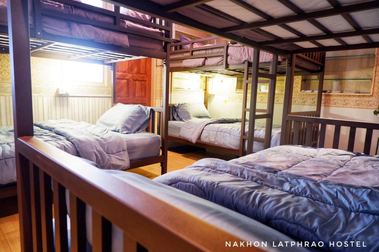 Nakhon Latphrao Hostel Bangkok Buitenkant foto