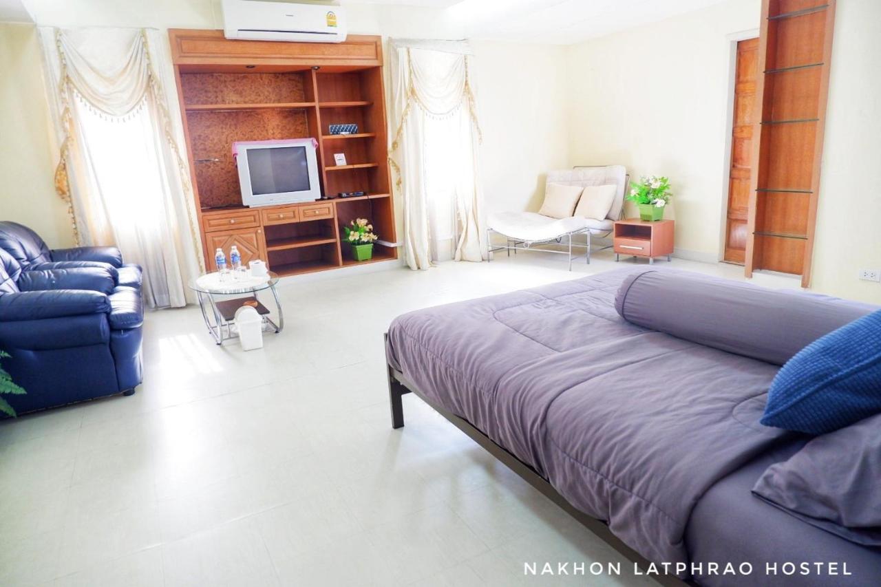 Nakhon Latphrao Hostel Bangkok Buitenkant foto